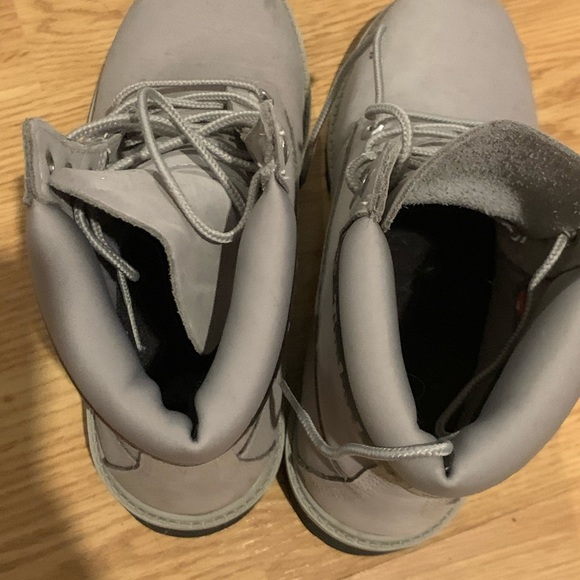 Grey timberlands - Picture 4 of 5